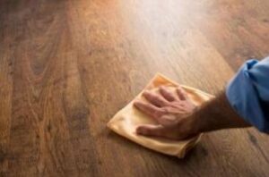how to polish laminate wood floors