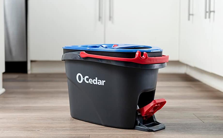 how to clean oecdar mop bucket
