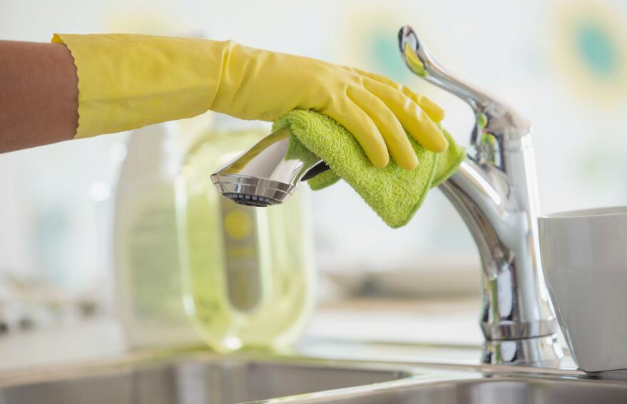 clean the tap area in your kitchen