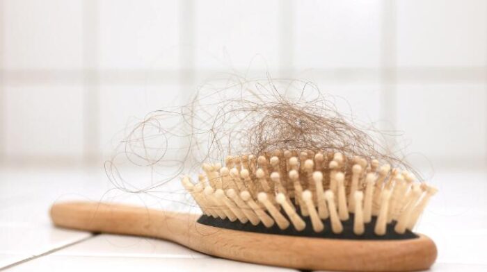how to clean hair brush